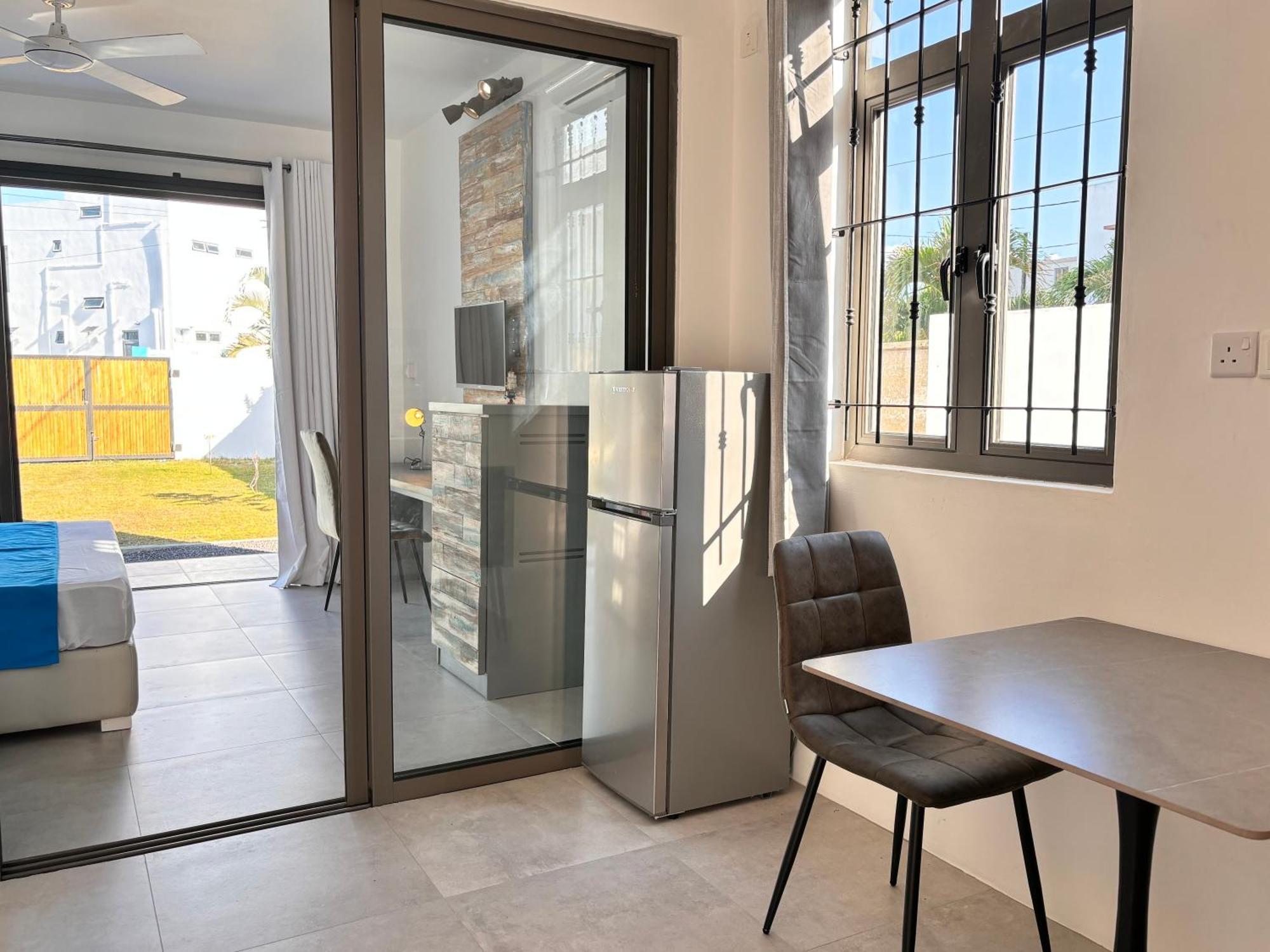 Maison Mont Choisy - One Or Two Bedrooms Apartment Trou aux Biches Exterior foto